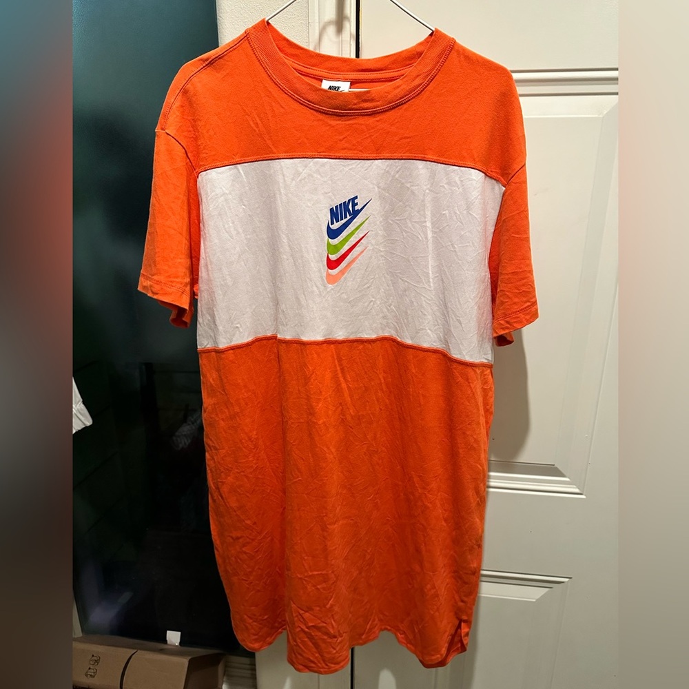 Nike Sportswear DNA Stacked Swoosh Sport Dress Rush Orange/White